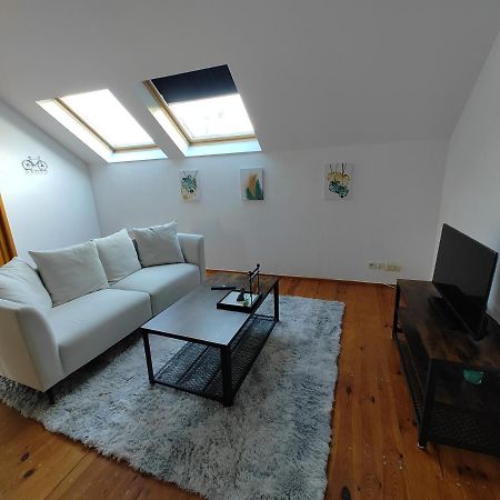 Cosy Appartement 2 Chambres Pont-de-l'Arche Ngoại thất bức ảnh